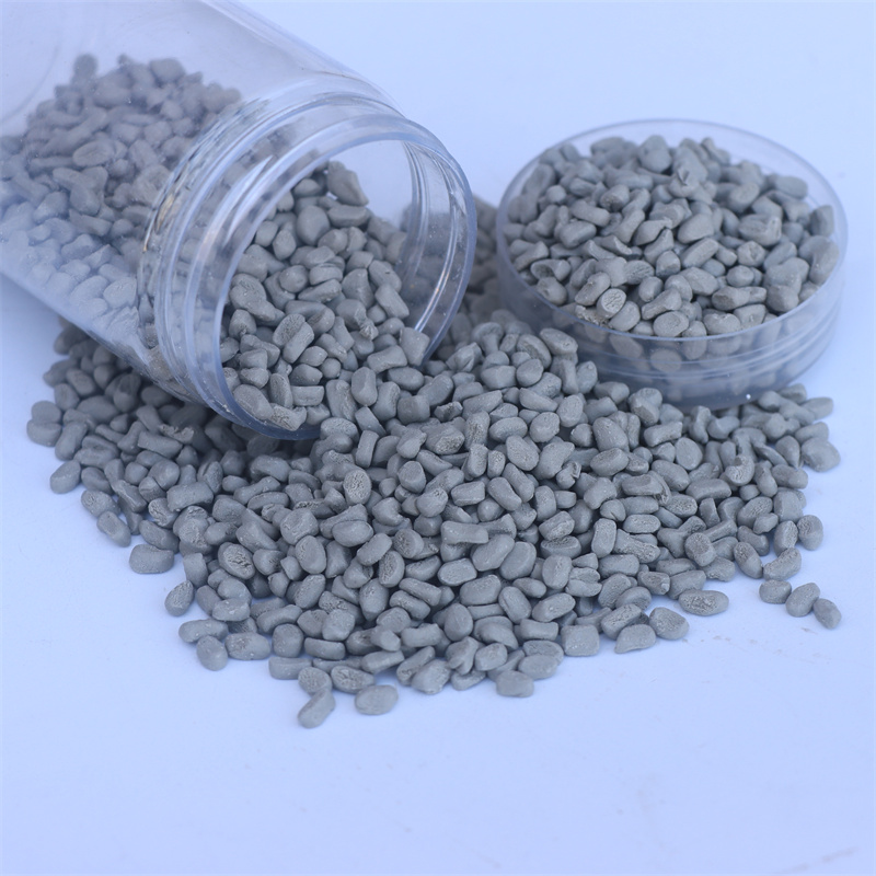 Desiccant masterbatch