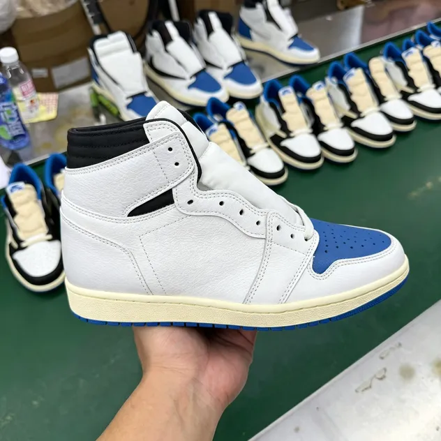 Aj1 أحذية سنيكرز لو فراجمنت إكس ترافيس سكوت