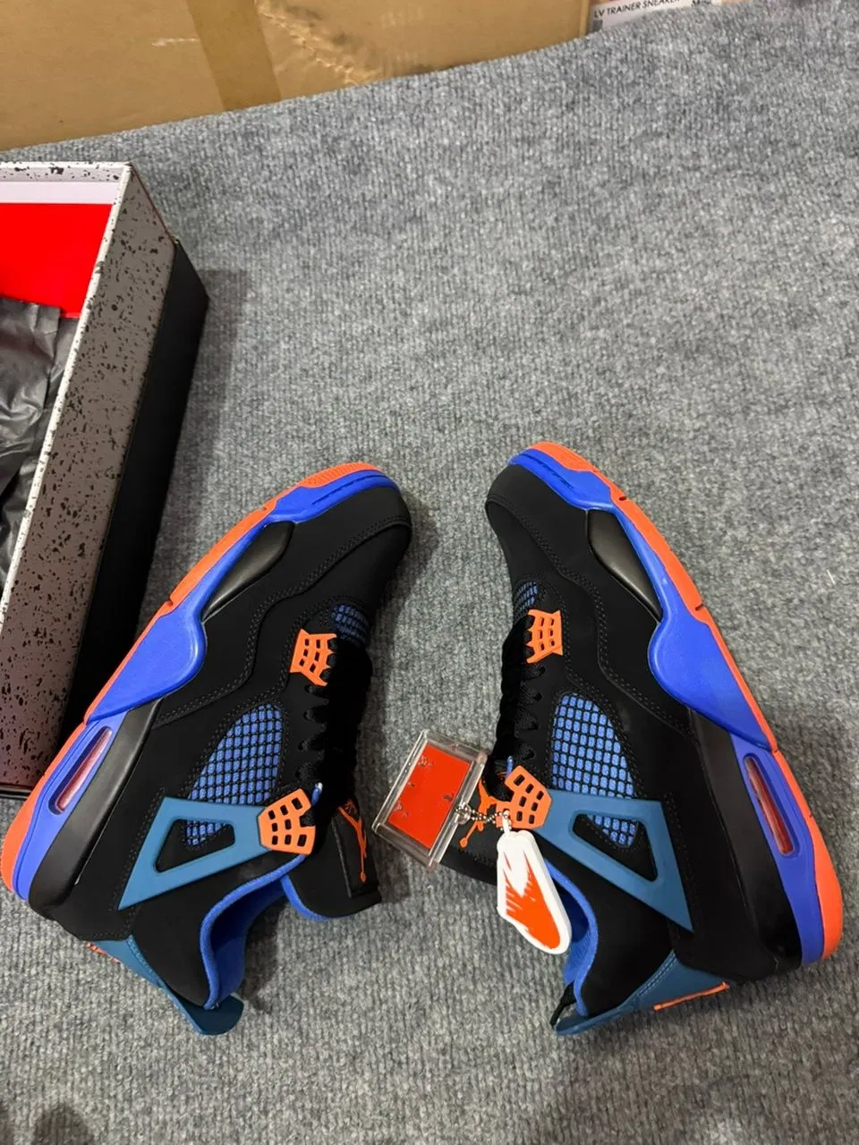 أحذية رياضية للرجال 1: 1 ريترو Aj4 Aj1 أحذية جري للنساء مصنع في الصين