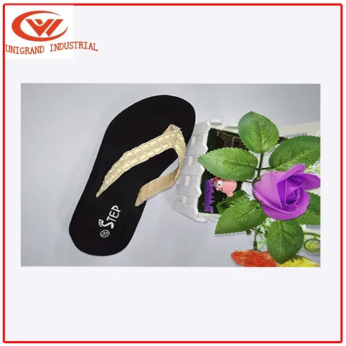 صنادل نسائية ذات كعب مسطح بجودة عالية