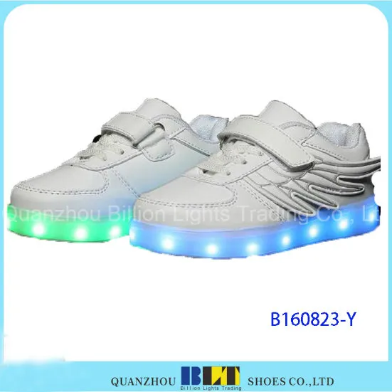 أحذية LED خفيفة للنساء والرجال بأسلوب عصري غير رسمي