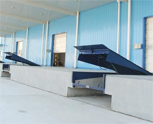 Telescopic-Lip Swinging Lip Vehicle Lift Equipment Car Lift Dock Leveler Garage Equipment Loading and Unloading Device