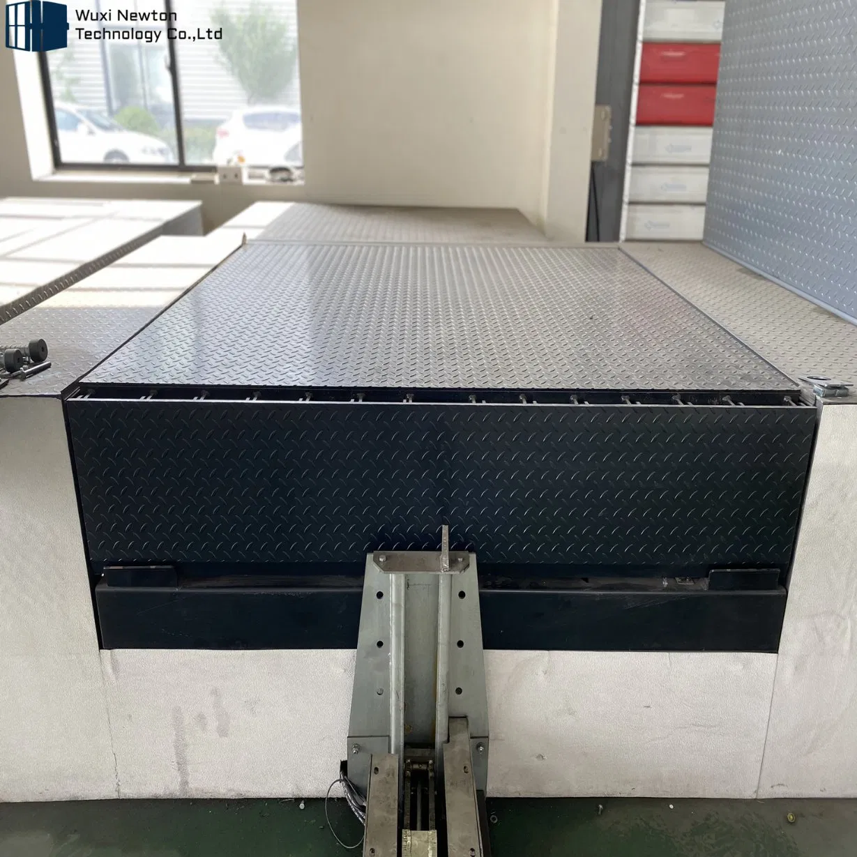 Factory Direct Loading Unloading Steel Dock Leveler for Unloading Goods