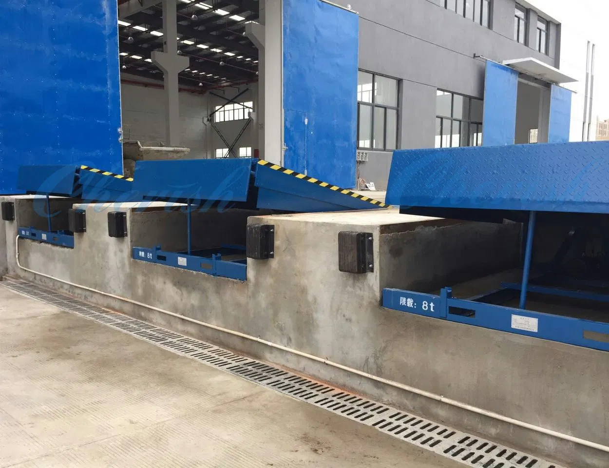Heavy Duty Mobile Hydraulic Loading Dock System for Container Dock Leveler Applications