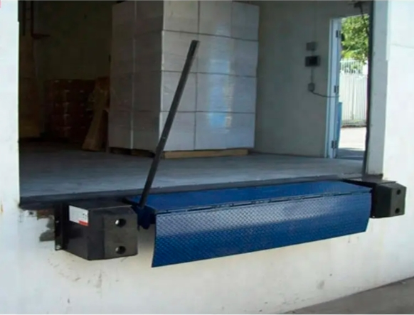 Heavy-Duty Edge Dock Leveler for Seamless Loading Solutions