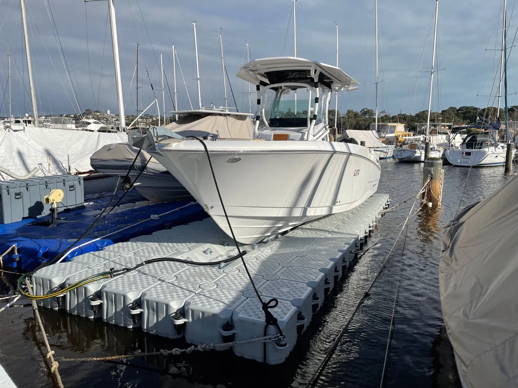 Boat Dry Docking Systems with U Shape Cubes