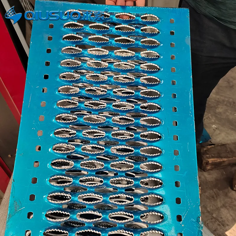 Durable Aluminum Grip Strut