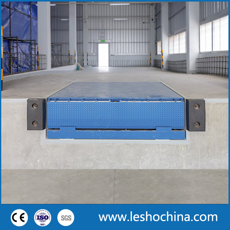 Stationary Fixed Warehouse Hydraulic Automatic Unloading Dock Leveler Equipment for Loading Bay