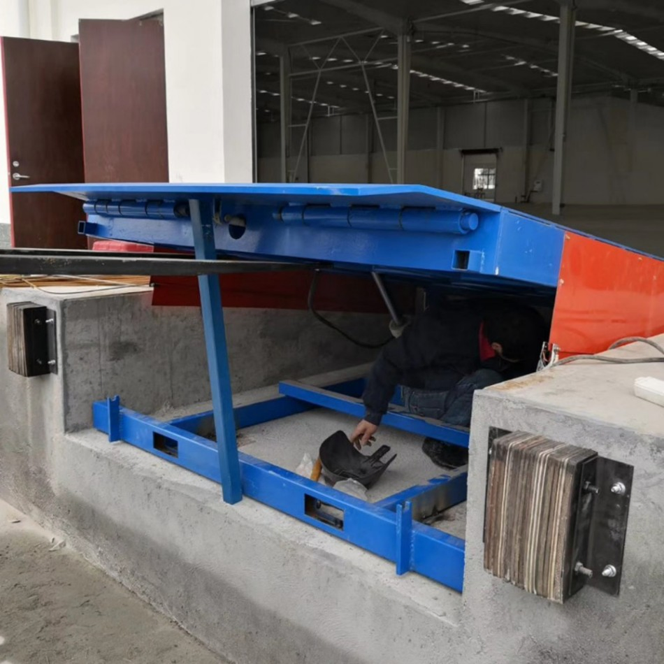 Hydraulic Lift Stationary Mechanical Dock Lever Ramp Fixed Truck Dock Leveler Boarding Bridge Yard Loading Ramp