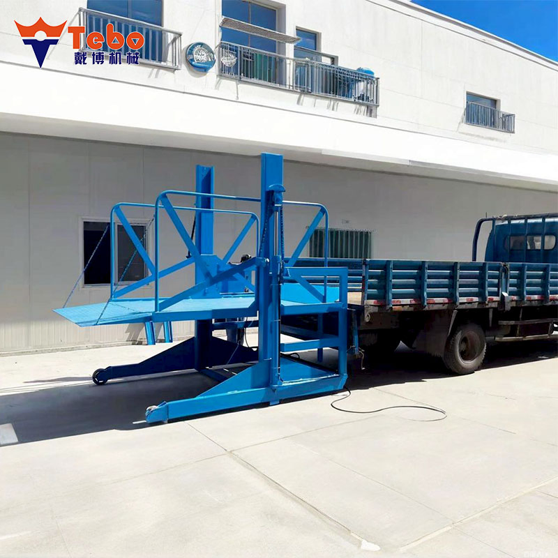 Mobile Loading Platform with Dock Ramp for Warehouse Loading and Unloading