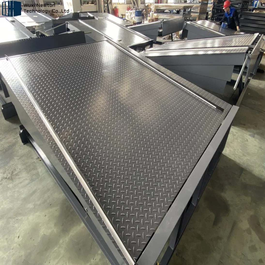 Wholesale Prices Heavy Duty Adjustable Swing Lip Exterior Hydraulic Edge Loading Equipment