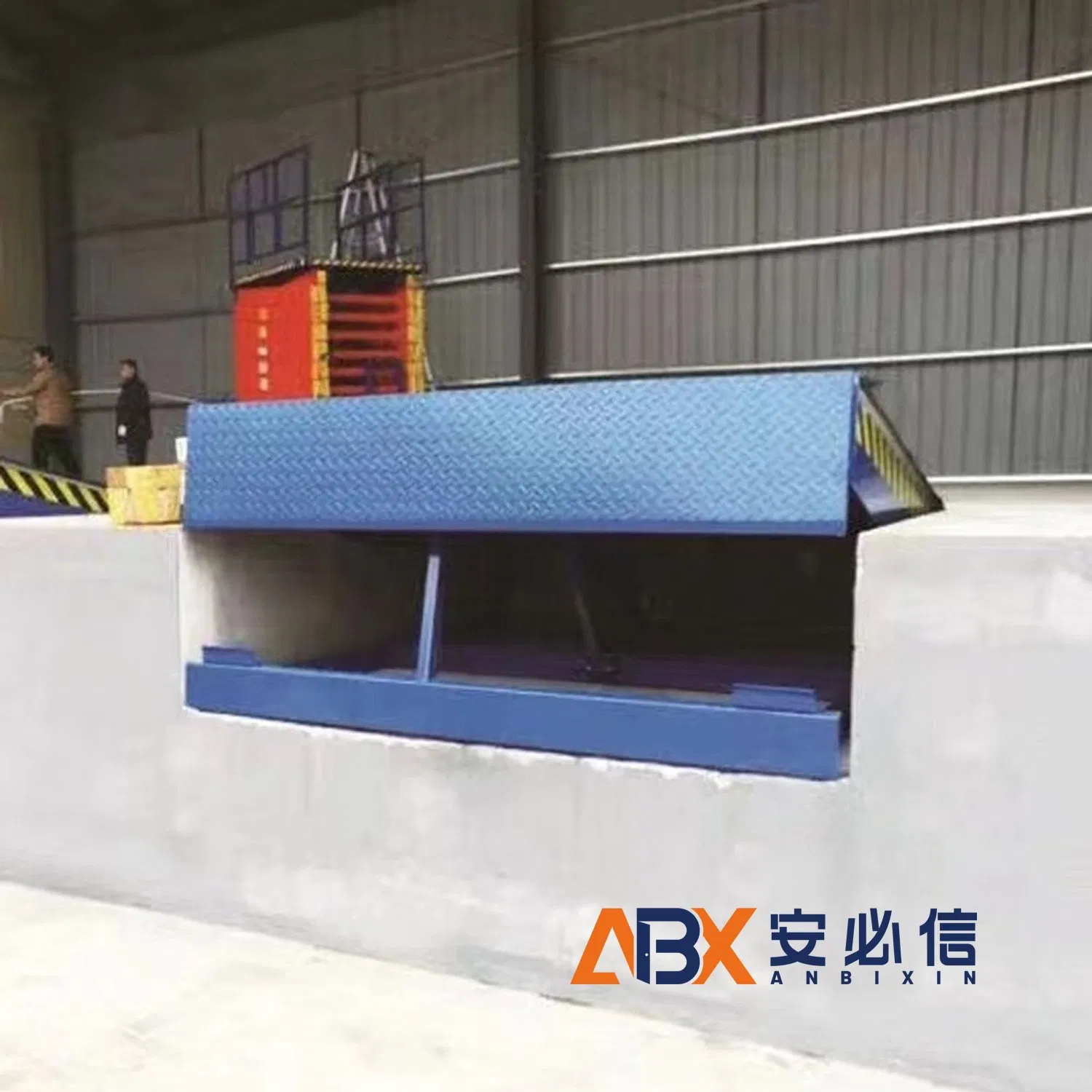 Warehouse Loading Dock Leveler with Strong Steel Frame for Heavy Cargo