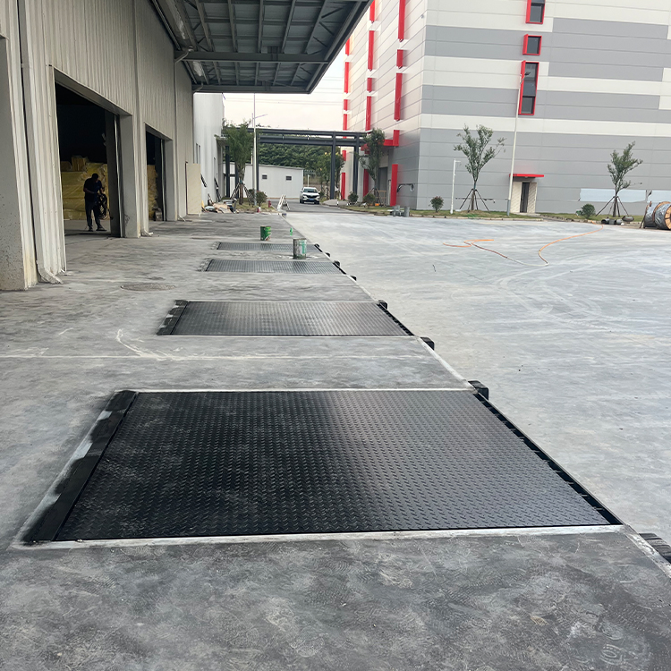 Easy Transport Convenient Hydraulic Dock Leveler for Industrial Loading Bays