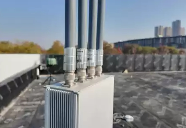 Broadcast-Based High-Efficiency Long-Range Identification Base Station Solution