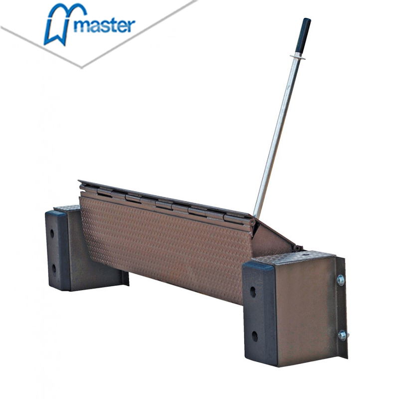 Pit Face Mounted Triad Mini Edge of Dock Leveler for Warehouse