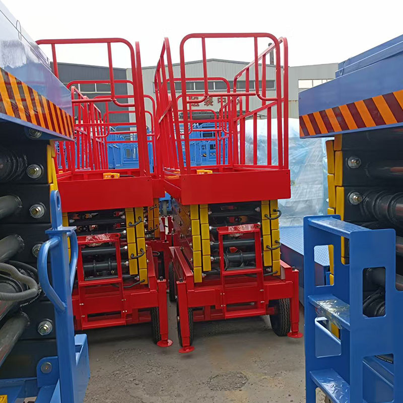 Compact Mobile Lifting and Loading Platform for Logistics and Dock Operations