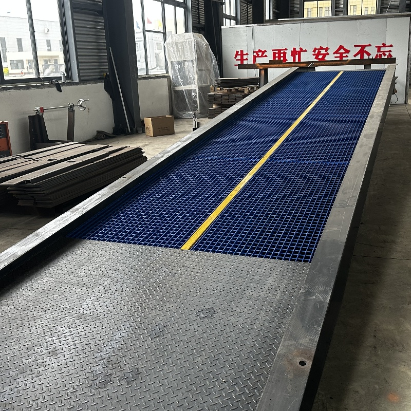 Customized 6-20 Ton Mobile Container Ramp for Forklift Mobile Boarding Bridge for Machinery Repair Shops and Warehouses