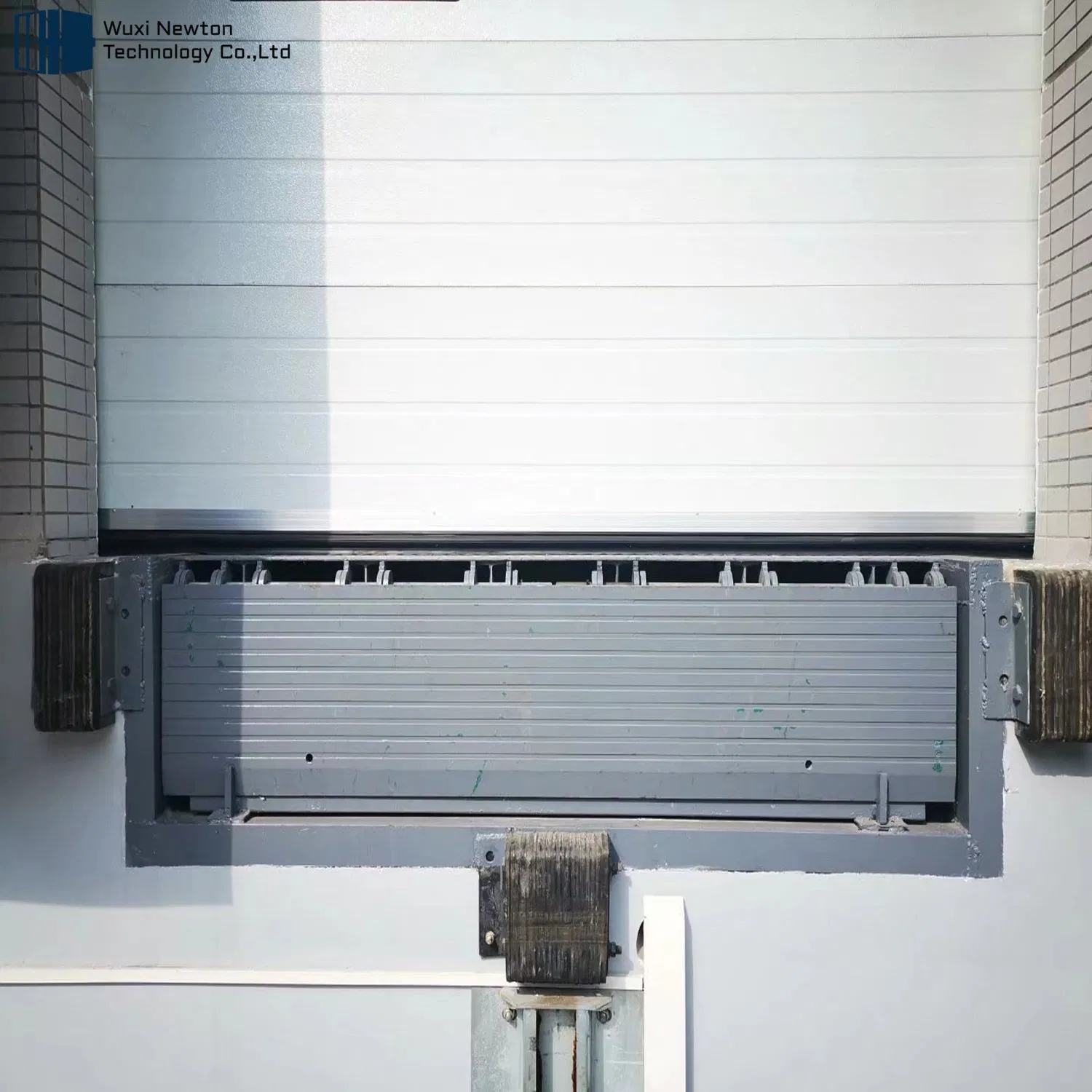 Factory Warehouse Hydraulic Stationary Container Loading Dock Leveler with Low Price