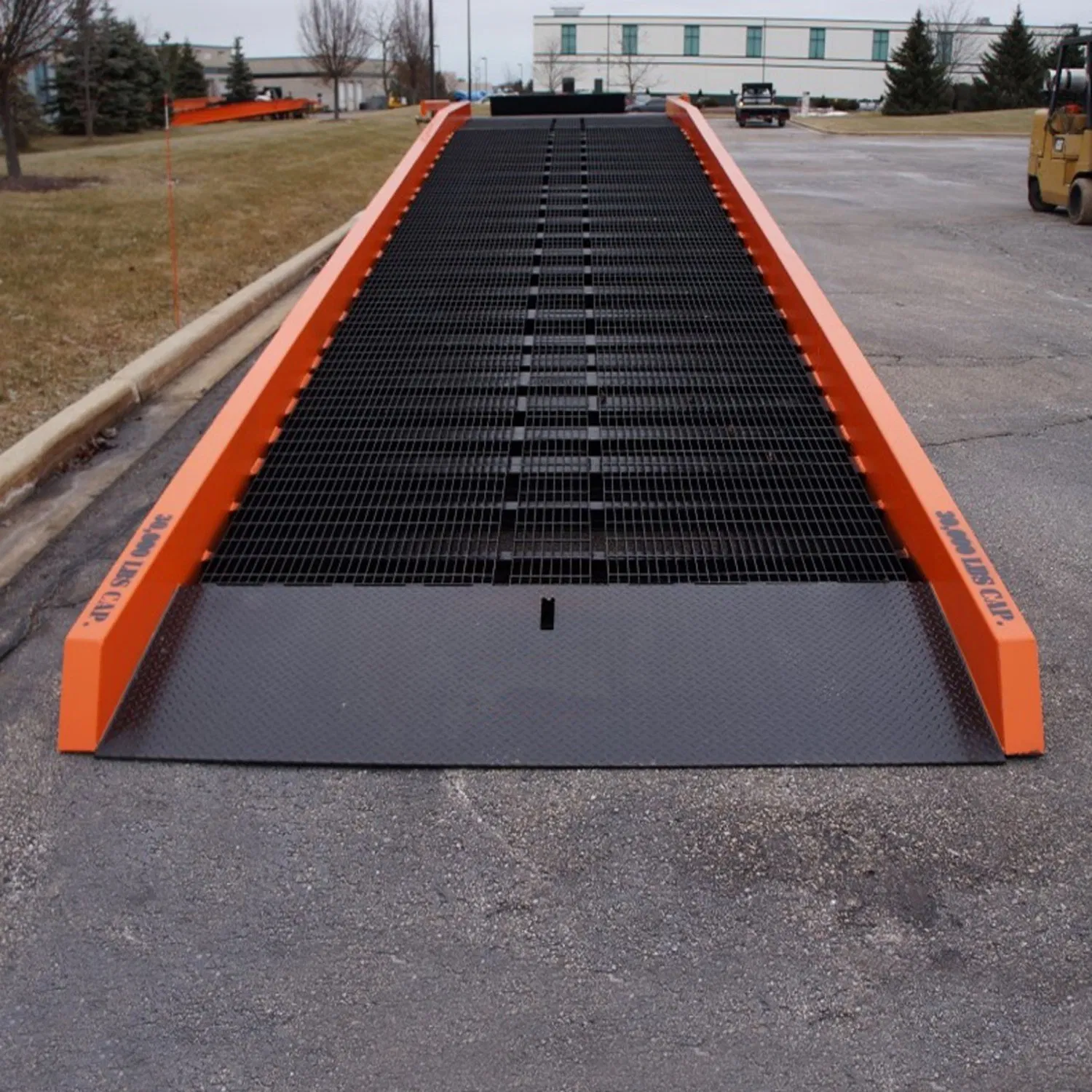 Hand-Cranked Height Adjustable Movable Loading Bridge