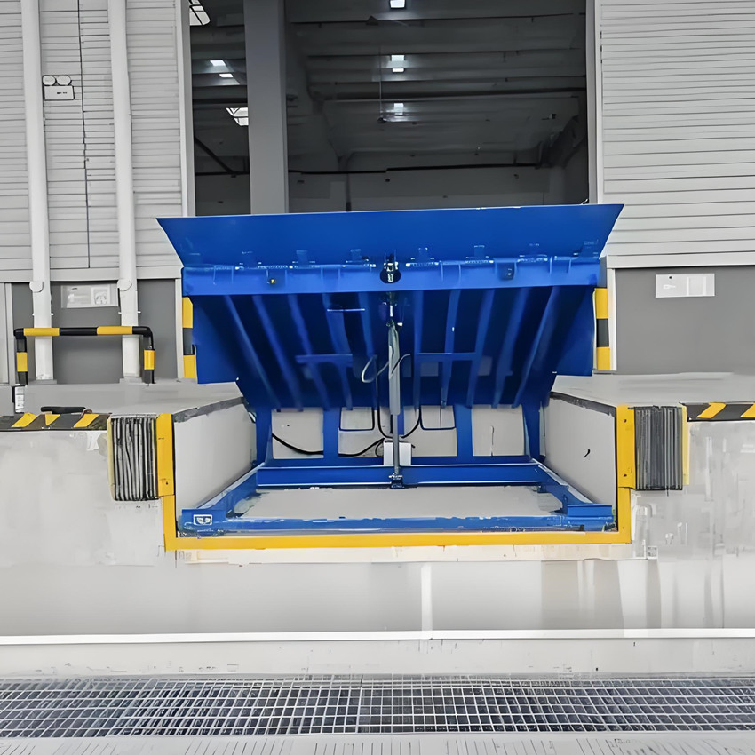 Automatic Hydraulic Loading Dock Equipment for Loading Bays of Logistics Warehouse