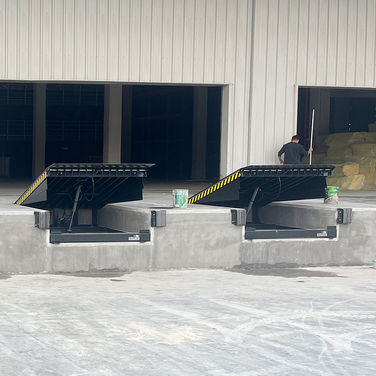 Automatic Warehouse Loading Bay Ramps Lifting Equipment with Dock Leveler