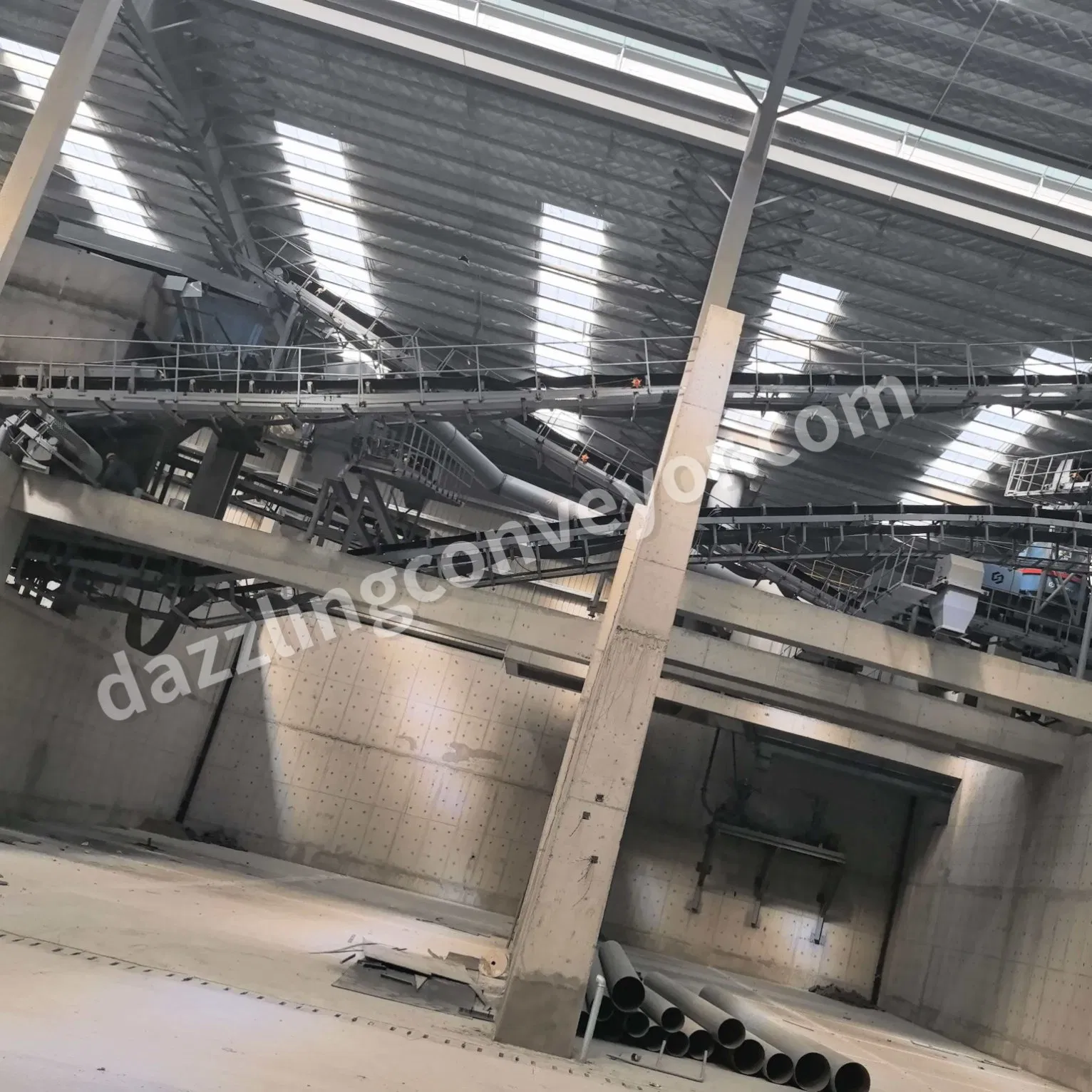 Customizable Industrial Belt Conveyor System for Bulk Handling