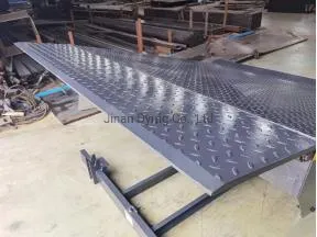 Foldable tail plate