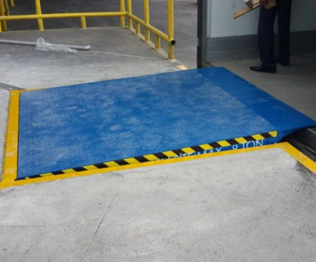 Cold Storage Room Logistics Food Processing Slaughterhouse Heavy-Duty Hydraulic Dock Leveler