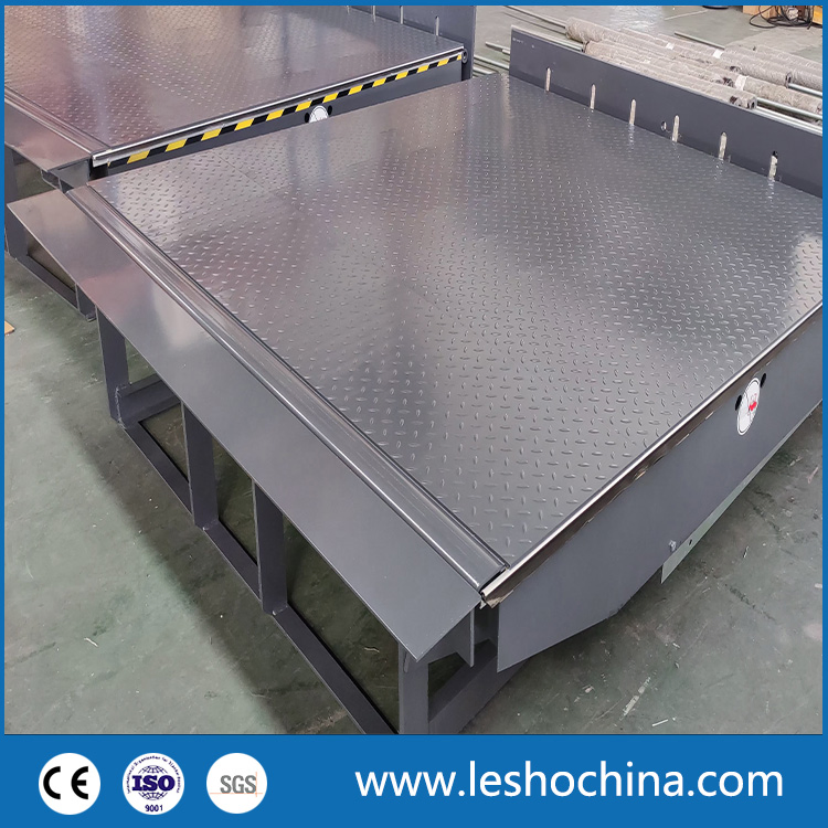 Electrical Automatic Stationary Pit Retractable Swinging up Hydraulic Dock Leveller Leveler Loading Area Logistics Warehouse Forklift Platform Container Loading