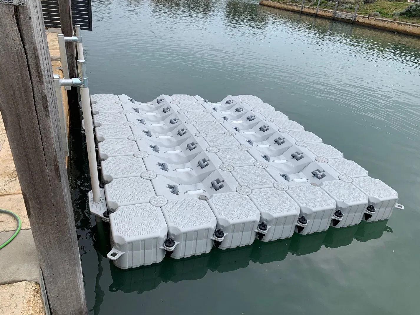 Boat Dry Docking Systems with U Shape Cubes