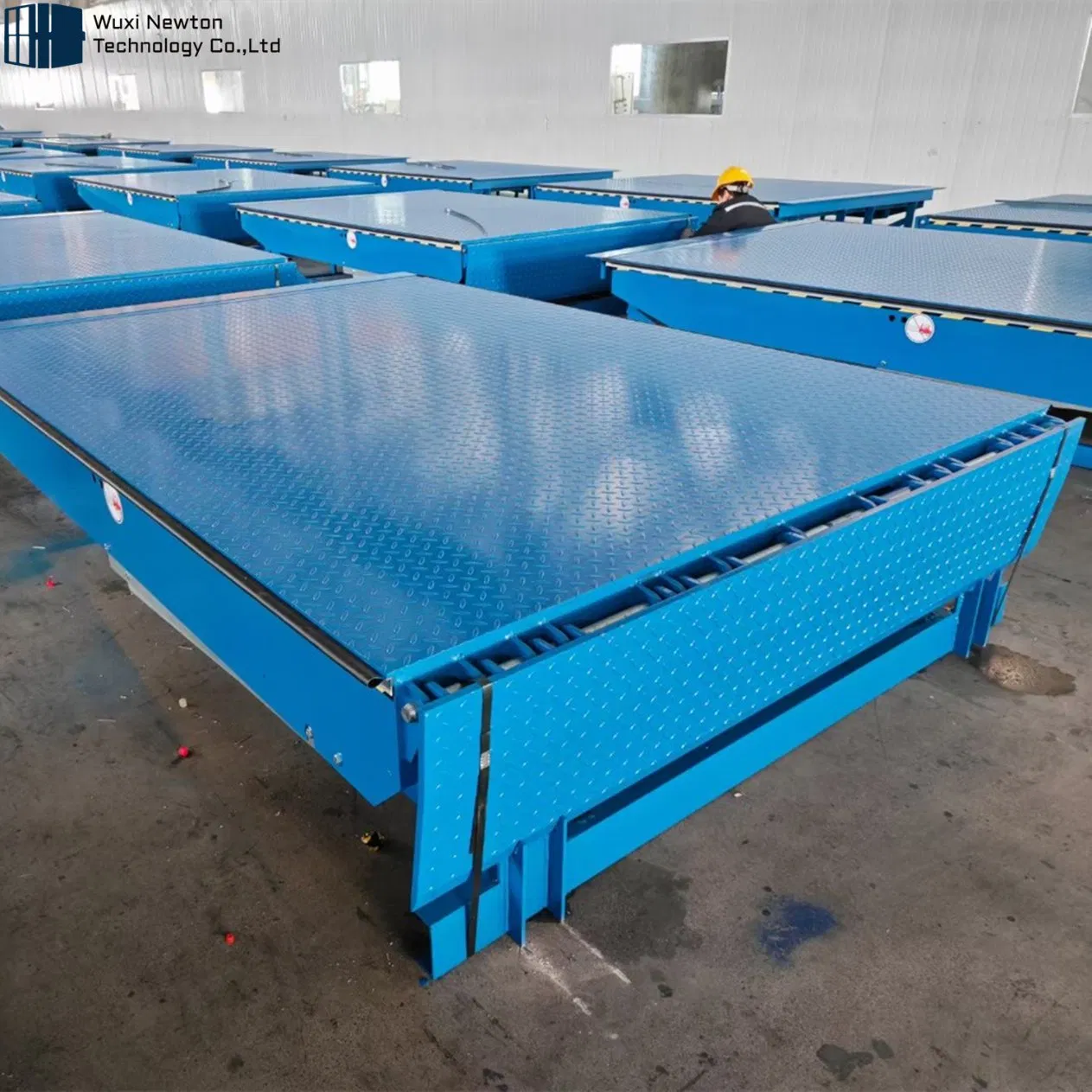 Top Quality Steel Construction Adjustable Edge Dock Leveler for Logistics