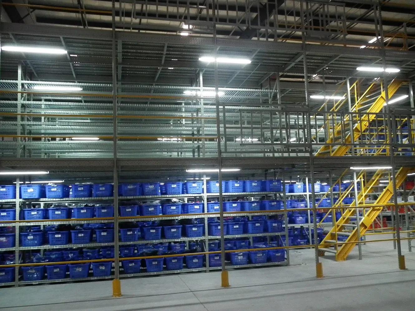 Manual Loading Multi-Tier Mezzanine System for Efficient Space Utilization