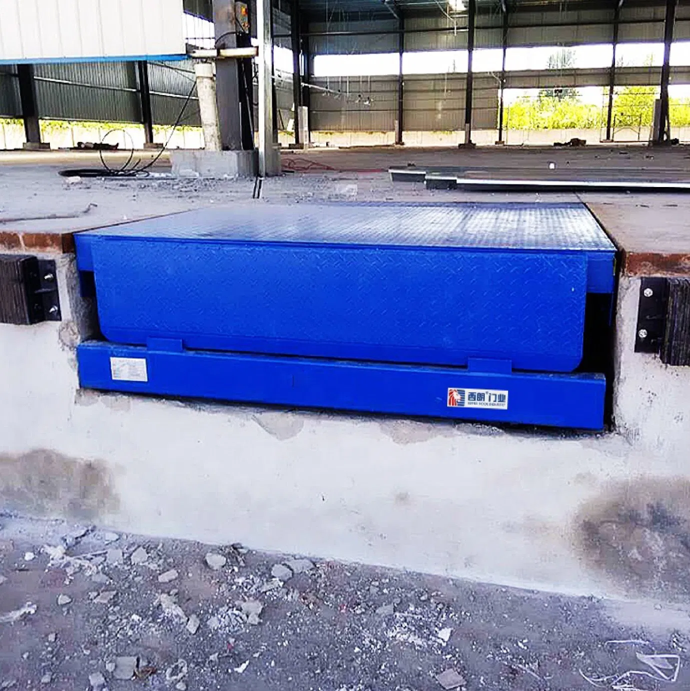 Safety and Efficiency Adjustable Height Hydraulic Dock Leveler for Cold Storage Units