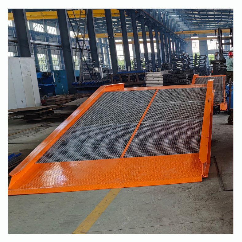 Customized 6-20 Ton Mobile Container Ramp for Forklift Mobile Boarding Bridge for Machinery Repair Shops and Warehouses