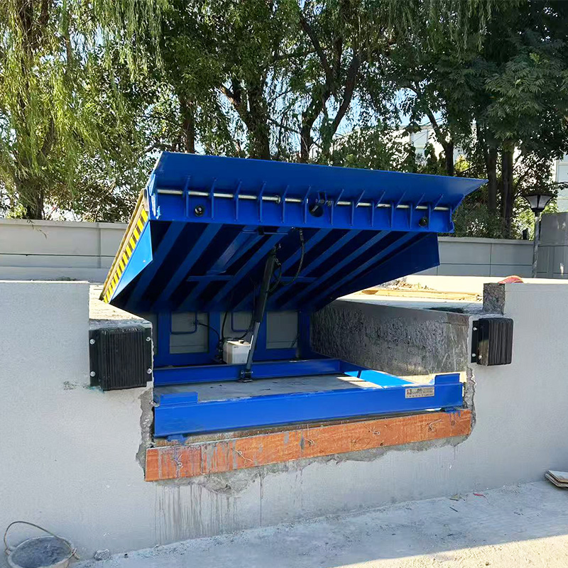 Industrial Dock Leveler with Anti-Slip Lip Plate for Safe Loading Bays