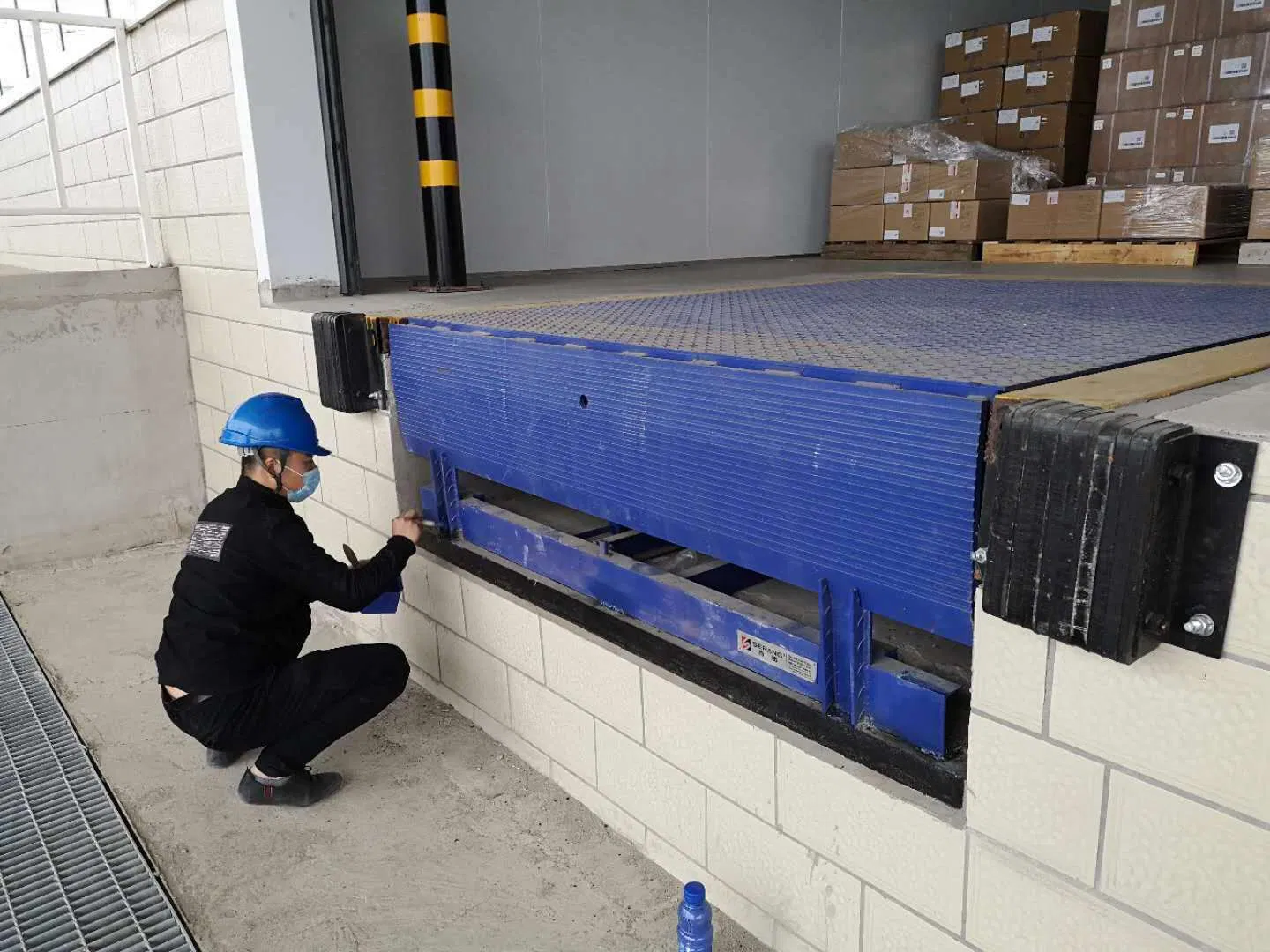 Mechanical Dock Leveler Factory Manufacture 8ton Manual Automatic Dock Leveler with Good Price