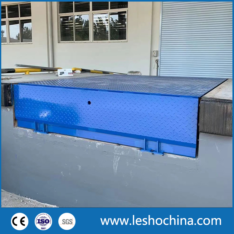 Container Swinging Lip Car Lift Platform Loading Dock Ramp Forklift Leveler Warehouse Equipment