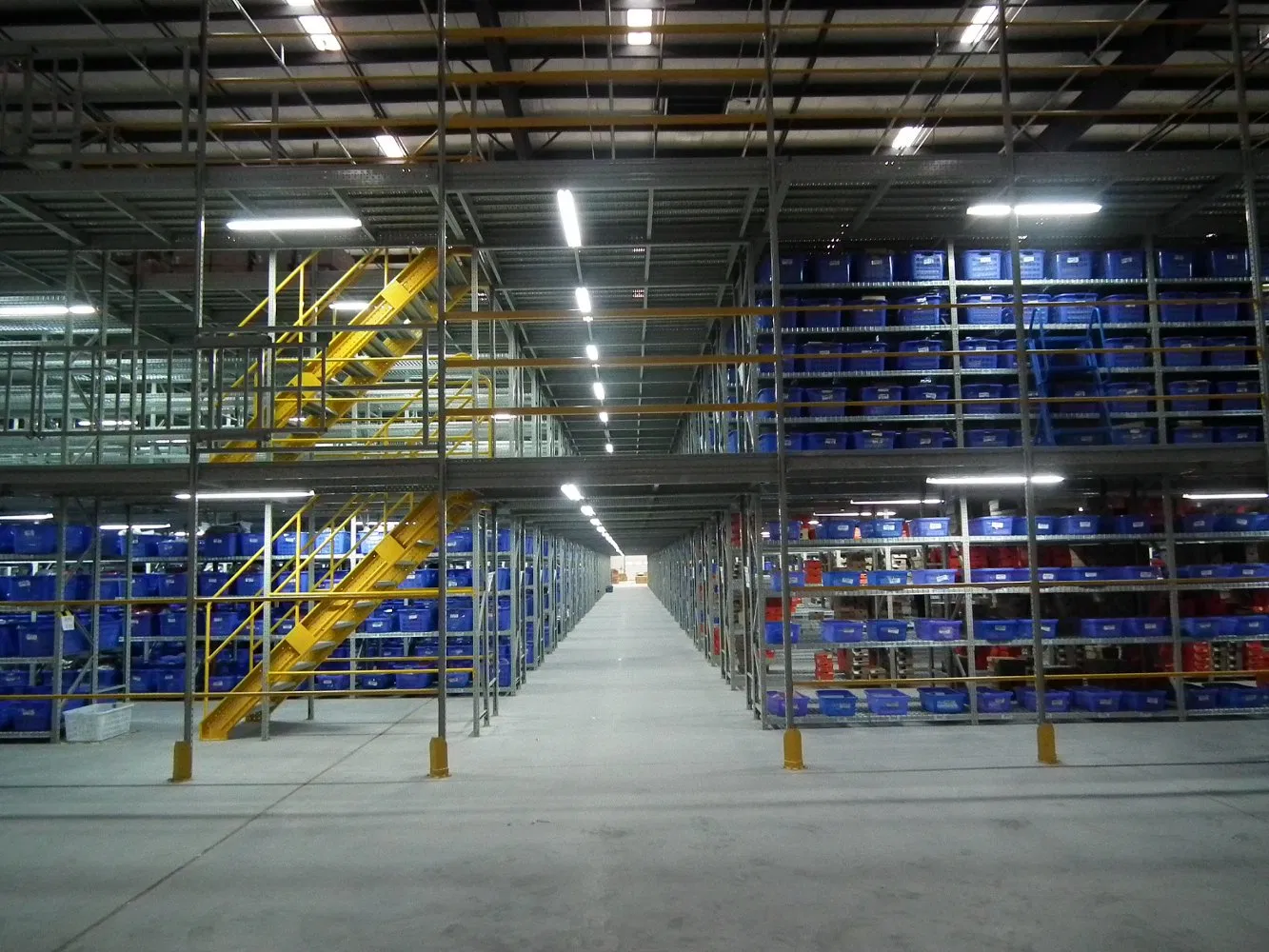Manual Loading Multi-Tier Mezzanine System for Efficient Space Utilization