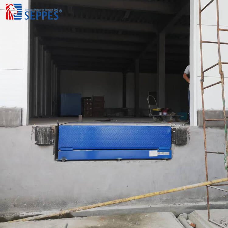Customized Size and Loading Capacity Dock Levelers for Warehouse Loading Bays