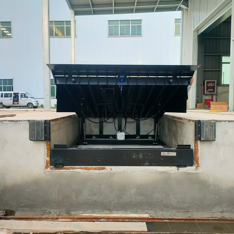 Easy Transport Convenient Hydraulic Dock Leveler for Industrial Loading Bays