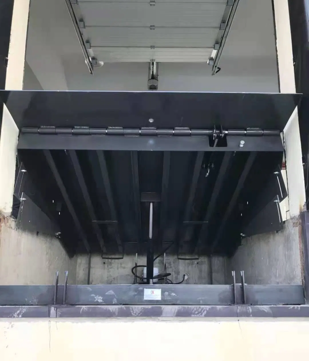 Logistics Adjustable Automatic Stationary Warehouse Loading Ramp Bay Dock Leveler Lifting Equipment