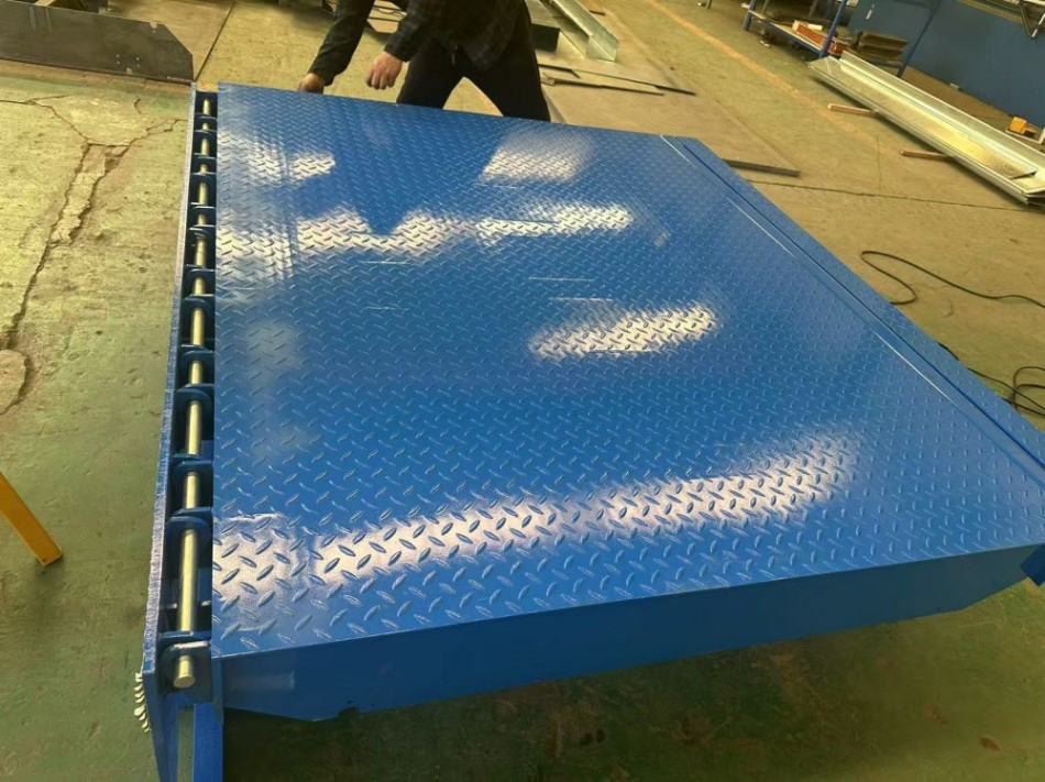 Forklift Dock Hydraulic Warehouse Fixed Container Loading and Unloading Yard Ramp Cold Storage Dock Leveler