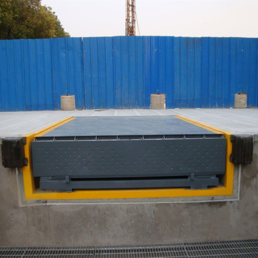 Automatic Hydraulic Loading Dock Equipment for Loading Bays of Logistics Warehouse