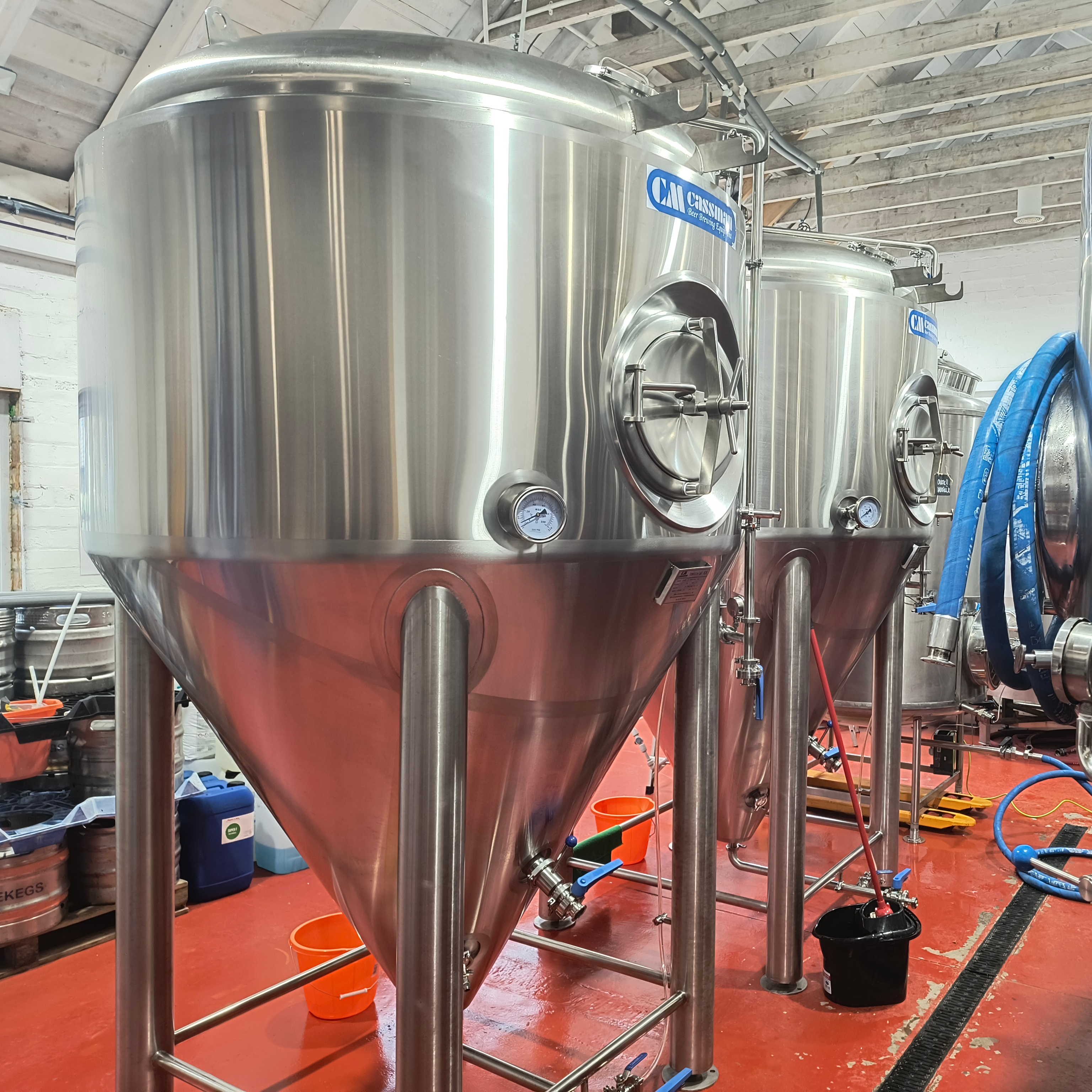 Cassman 1000L 2000L Conical Jacketed Fermenter Stainless Steel 304 Commercial Beer Brewing Equipment With Pump