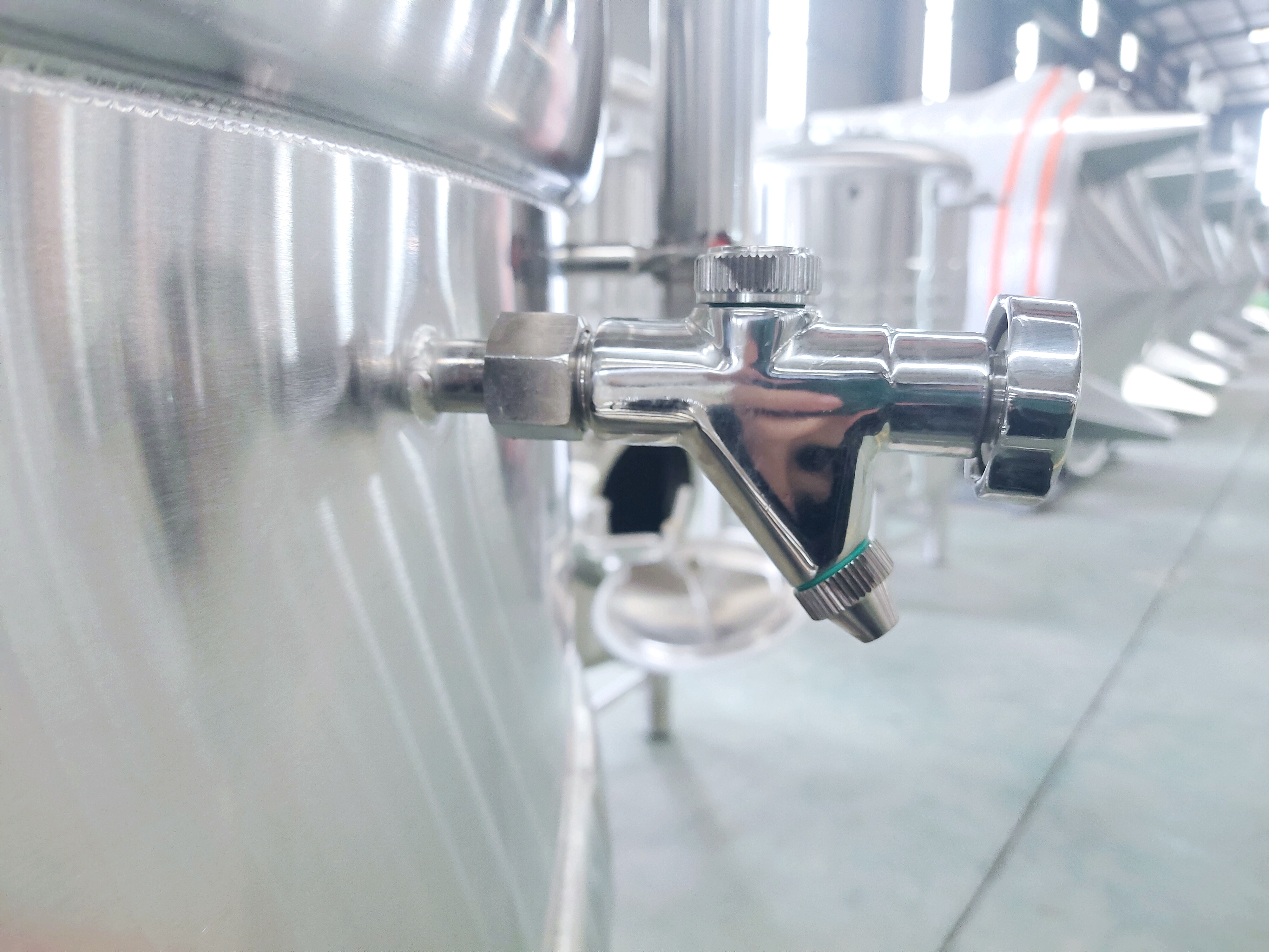 Sample valve