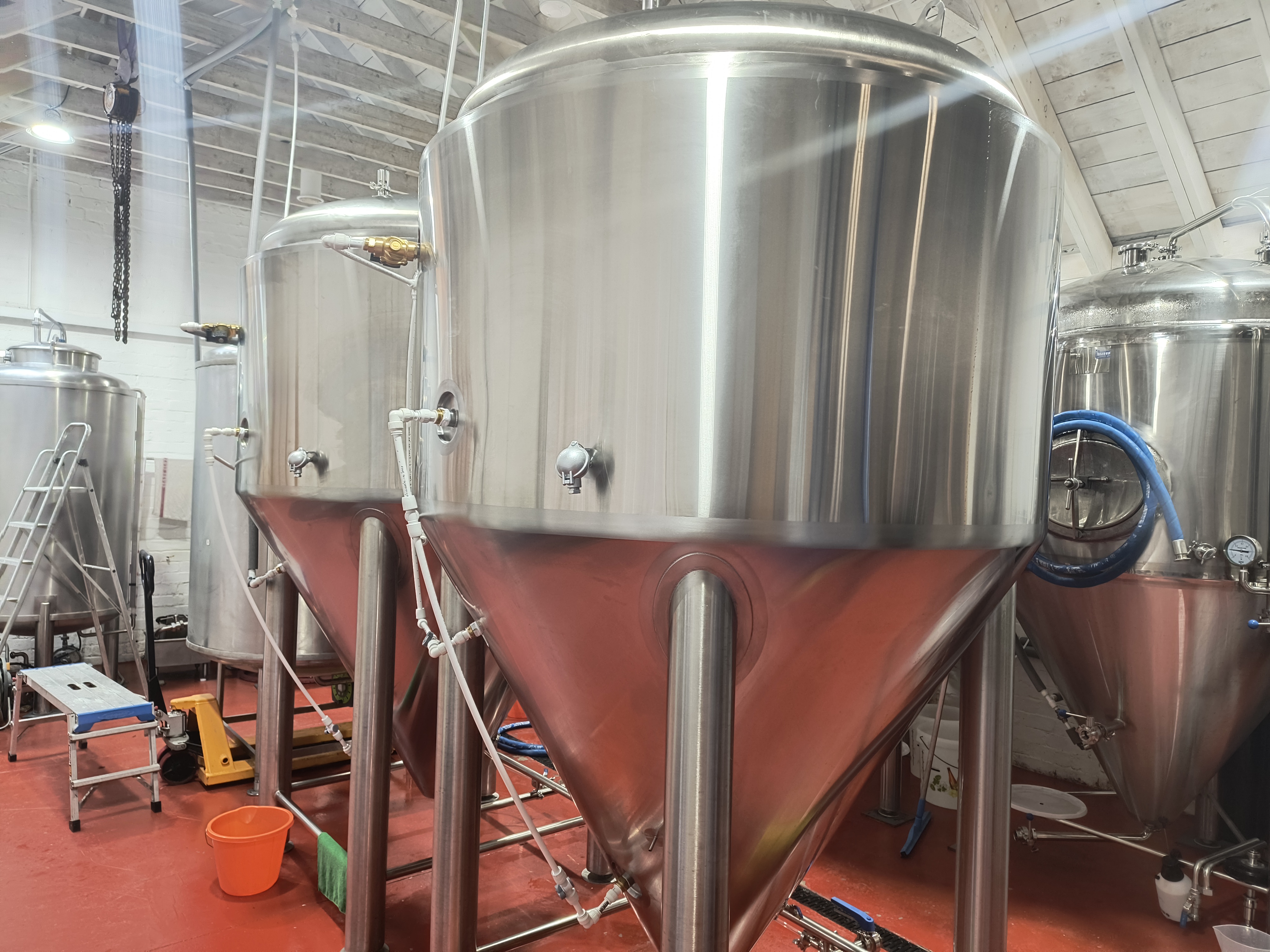 Cassman 1000L 2000L Conical Jacketed Fermenter Stainless Steel 304 Commercial Beer Brewing Equipment With Pump