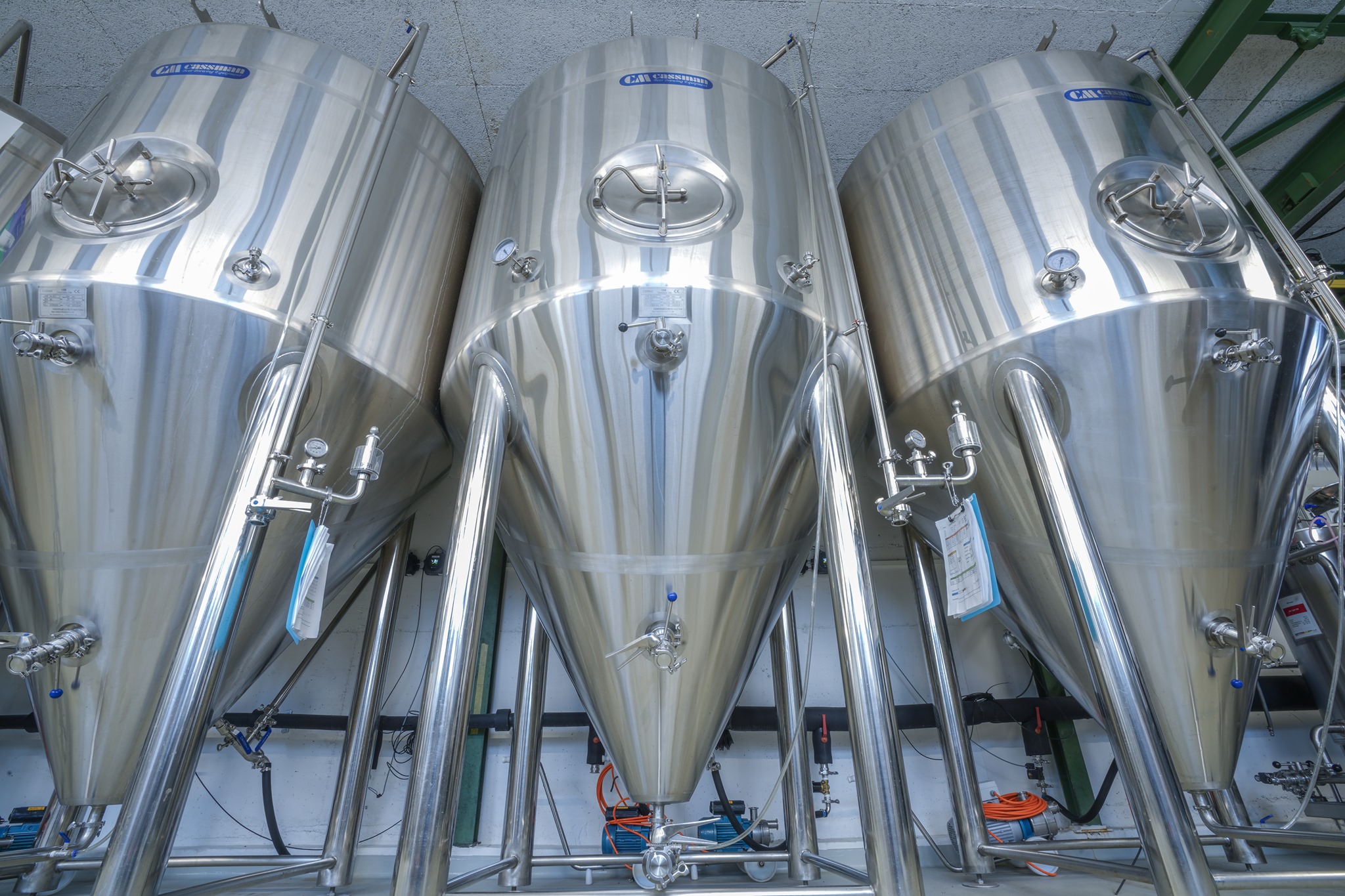 Cassman 1000L 2000L Conical Jacketed Fermenter Stainless Steel 304 Commercial Beer Brewing Equipment With Pump