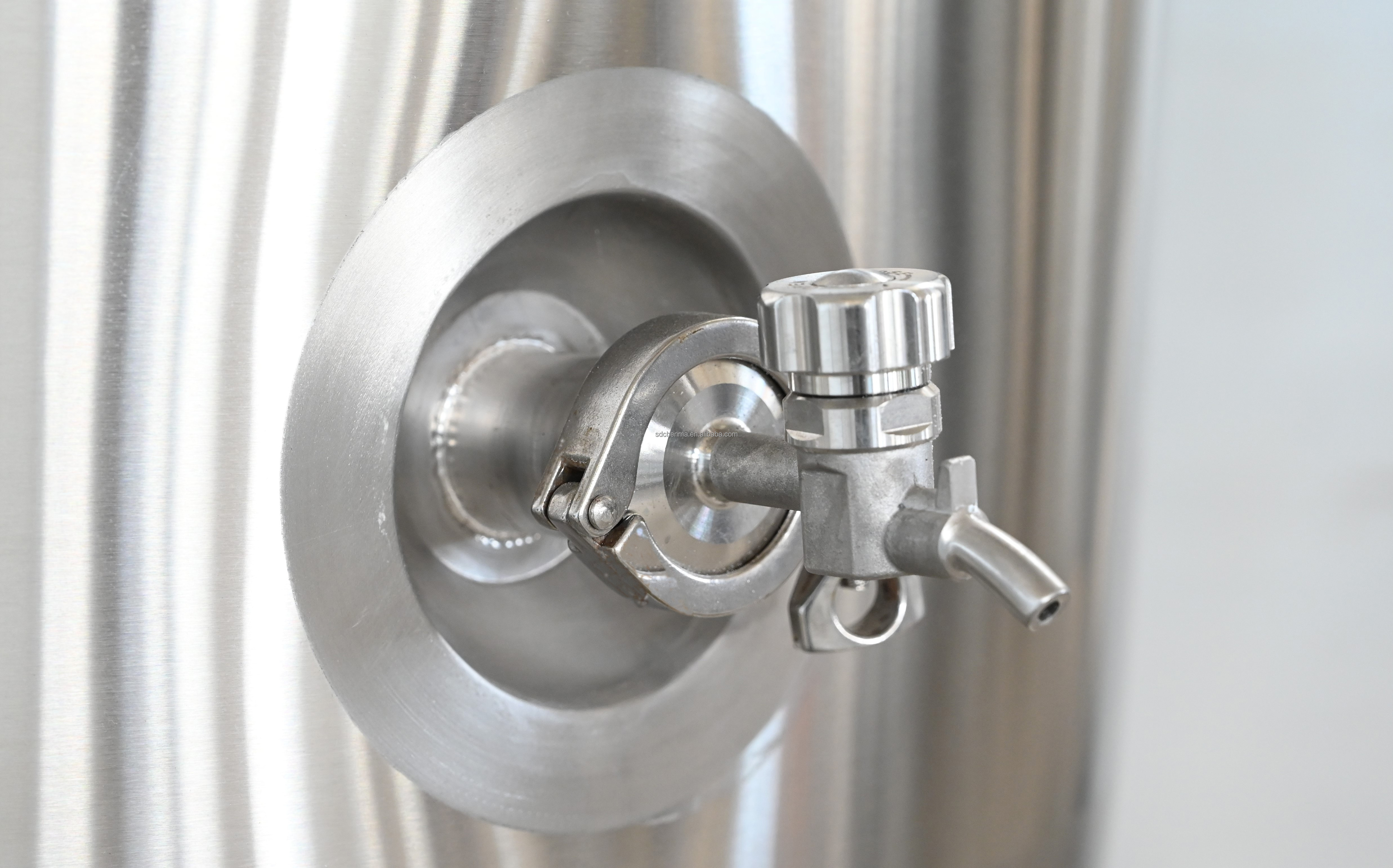 Sample valve