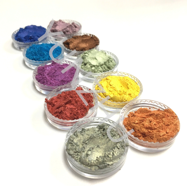 Chromatic Pearlescent Luster Pigment Specimen 4