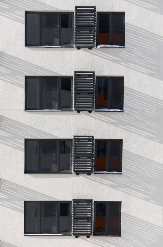 Foshan Customized Best Quality Air Conditioner Aluminum Louvre Window Aluminium Blind Shutter Jalousie Windows and Doors Price